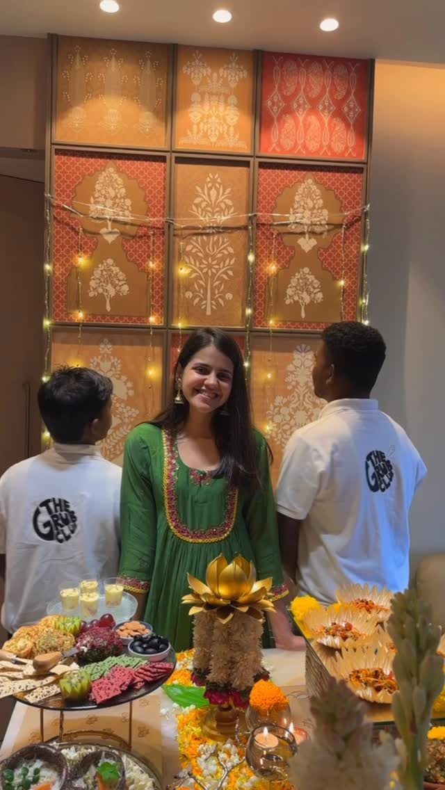 Behind every stunning Diwali table is a team that makes magic happen 🌸💫 From styling every detail to curating flavors that celebrate th…