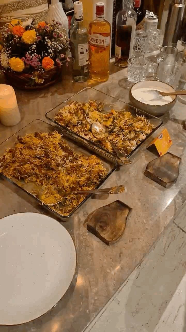 Fifteen people, six appetizers, one unforgettable pre-Diwali night. 🌸✨ A traditional grazing setup, beautiful bites, and the magic of ce…