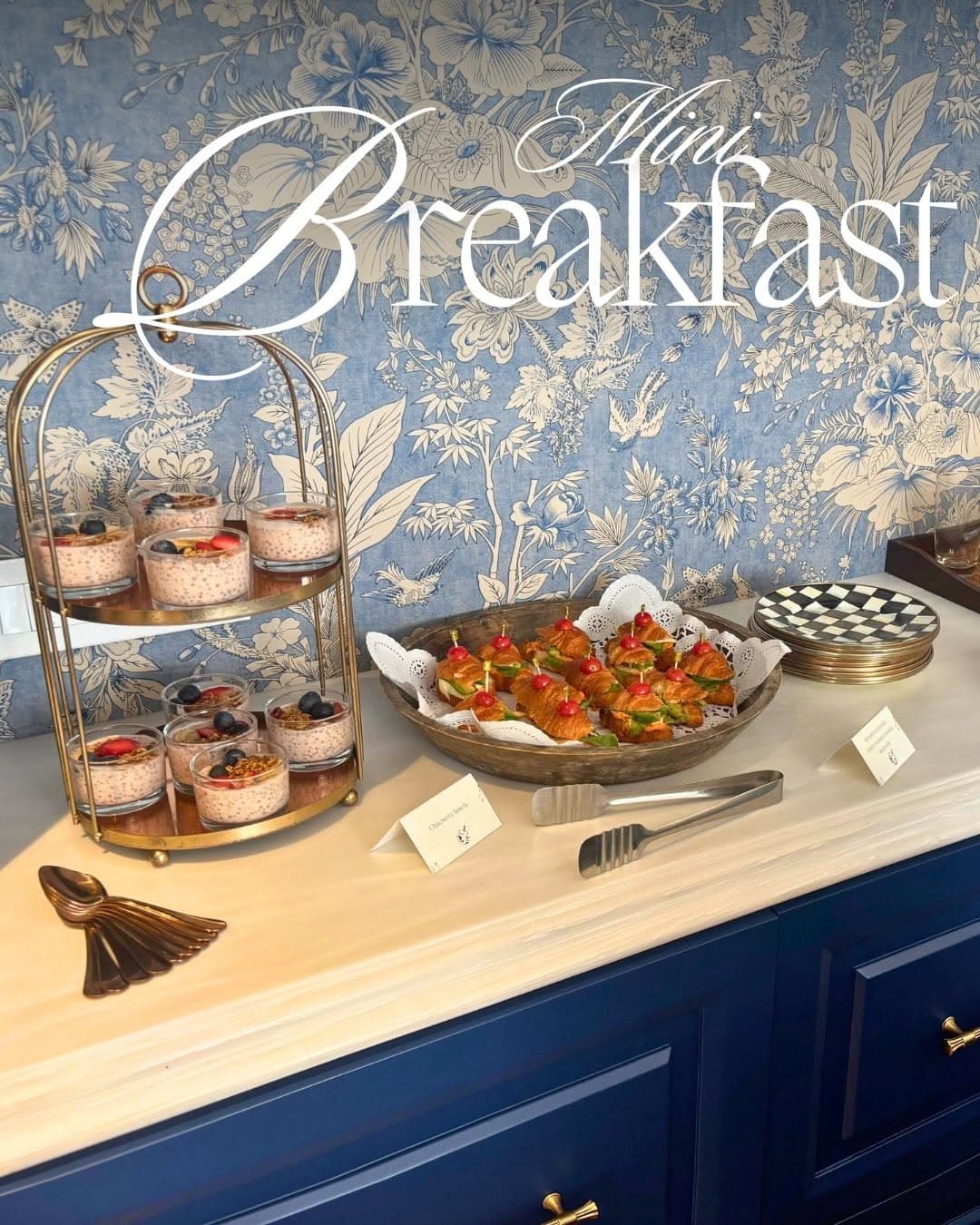 Planning a cozy breakfast with your friends ☕🥐 Our mini breakfast setup is perfect for easy mornings fresh plates and good conversations…